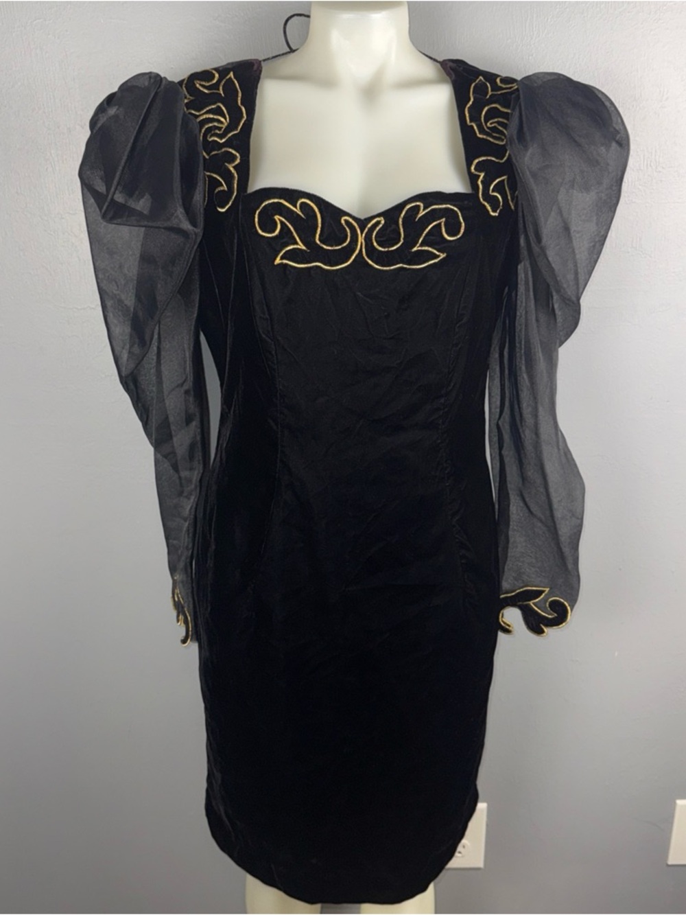 Kokomo Dress Women’s 9/10 Black Velvet Puffy Sheer Sleeves Gold Trim Vintage 80s
